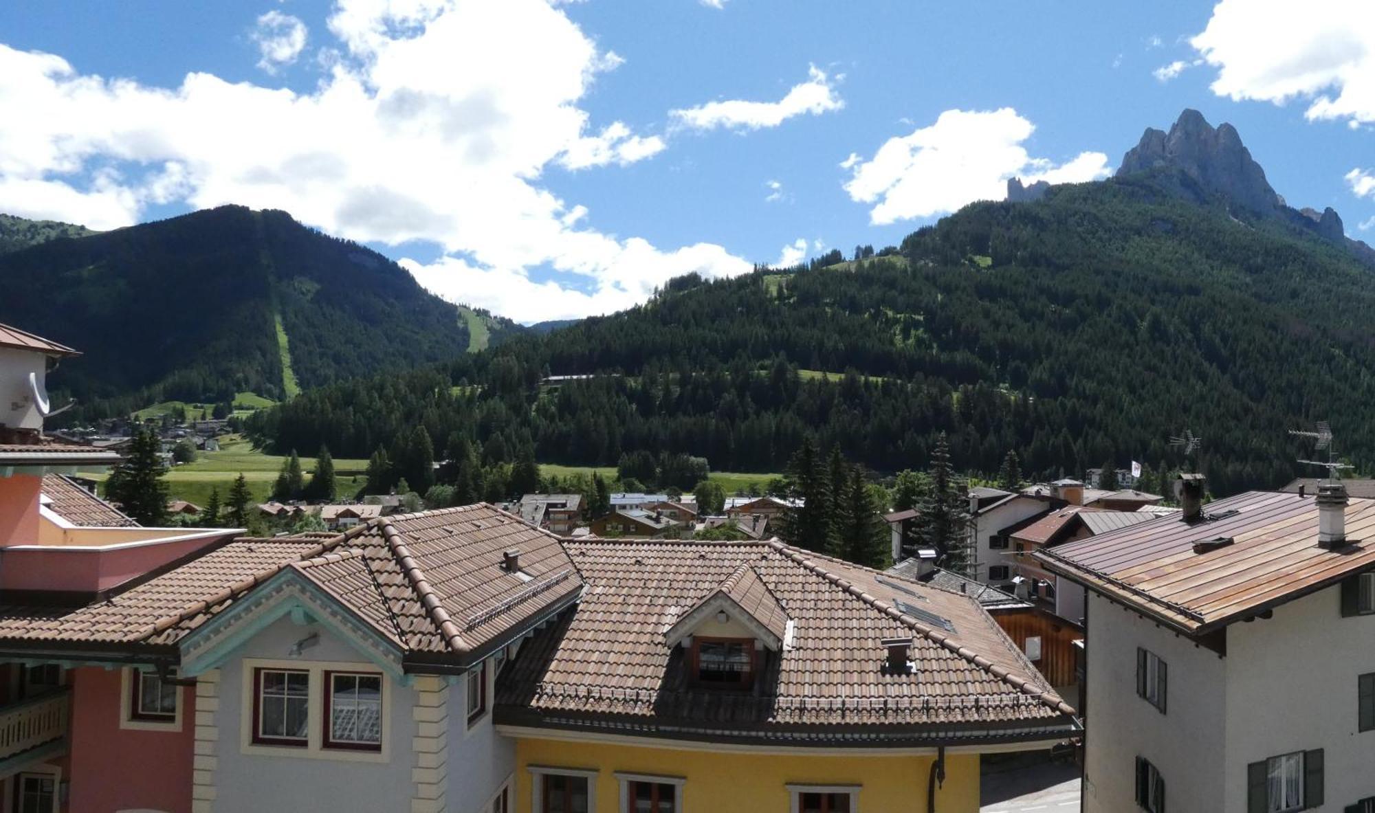 Casa Al Mesdi Apartment Pozza di Fassa Exterior foto